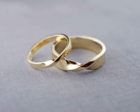 Wedding Rings Sets His And Hers, Mobius Ring, 14k Gold Wedding Ring, Wedding Rings Round, Couple Wedding Rings, Gold Wedding Jewelry, Wedding Band Sets, Wedding Rings Vintage, Gold Wedding Rings