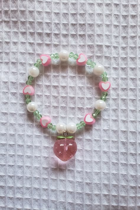 Green And Pink Bracelet, Peach Beaded Bracelet, Y2k Clay Bead Bracelet Ideas, Pink Bracelet Ideas, Beaded Bracelet Aesthetic, Cute Beaded Bracelet, Aesthetic Peach, Peach Bracelet, Pink Bracelets