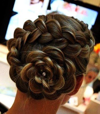 DIY Braided Rose Flower Hairstyle Dutch Flower Braid, Best Braids Hairstyles, Rose Braid, Fancy Braids, Flower Braids, Asymmetrical Hairstyles, Tapered Haircut, Braided Hairstyle, Bangs Hairstyles