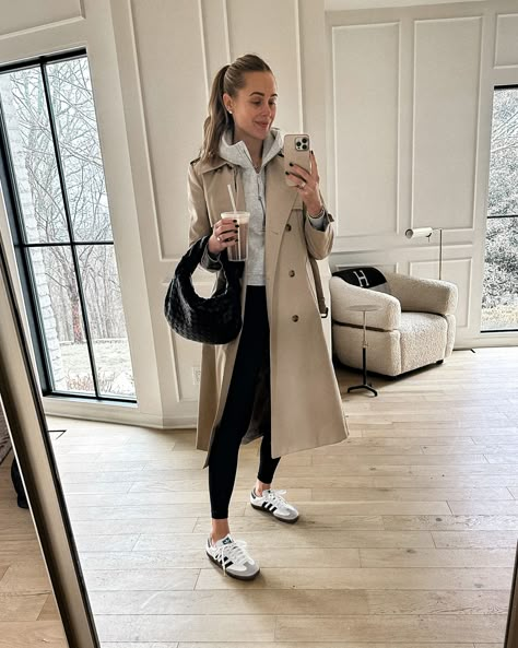 Trench Coat Outfit Ideas, Fall Trench Coat, Fashion Trench Coat, Samba Outfit Ideas, Cream Trench Coat, Outfit London, Coat Outfit Ideas, Fall Trench, Formal Outfit Ideas