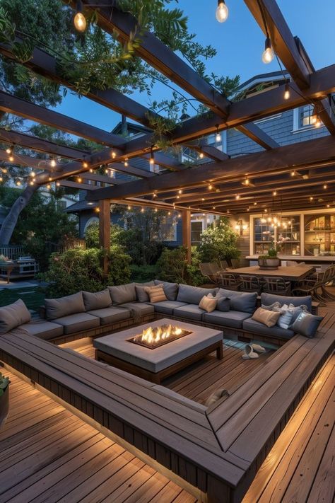 Luxury Porch Ideas, Fancy Deck Ideas, Stunning Backyard Landscaping, Secret Patio Ideas, Rooftop Entertainment Area, Luxury Back Patio, Cool Patio Ideas Backyards, Luxury Yard Backyards, Huge Patio Ideas