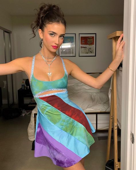 Elisha Herbert on Instagram: “Thirty 💅 flirty 💅 and thriving 💅 thanks to this lil team for bringing my dreams to life 😍 makeup by @livmadorma hair by @grahamnation and…” 13 Going On 30 Dress, 13 Going On 30, Short Dress Styles, Y2k Dress, Streetwear Summer, Purple Mini Dresses, Mini Robes, 90s Streetwear, Jennifer Garner