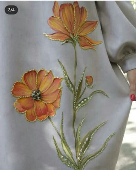 Hand Painting Dress Design, Hand Printed Kurti Designs, Fabric Paint On Tshirt, Fabric Paint Designs With Embroidery, Painting On Blouse Fabric, Paint Work On Fabric Dress, Painting On Dress Fabric, Kurti Painting Ideas, Hand Paint Kurti