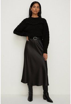 Satin Midi Skirt Outfit Evening, Black Bias Skirt Outfit, Black Silk Midi Skirt Outfit, Silk Dress Outfit Ideas, Black Satin Midi Skirt Outfit, Satin Midi Skirt Outfit, Black Satin Skirt Outfit, Teaching Fits, Satin Skirt Black