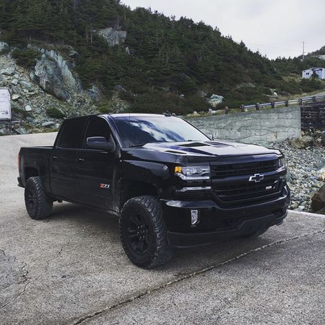 2.5” front level kit, on 33x12.50x18 with 1.5” spacers IG: @whitty709 #silverado #midnightediton 2018 Silverado 1500 Z71, Leveled Silverado 1500, 2017 Chevy Silverado 1500 Lifted, 2018 Chevy Silverado 1500 Z71, 2017 Chevy Silverado 1500, Truck Accessories Chevy, Silverado 2017, 2017 Silverado 1500, 2017 Chevy Silverado