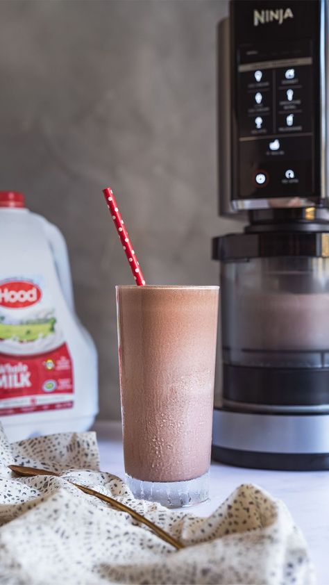 Craving a Thick Chocolate Milkshake? Just pour some Hood® Whole Milk over chocolate ice cream and take it for a spin in your Ninja™ CREAMi™ for a marvelous milkshake moment. Chocolate Milkshake Recipe, Vegan Creamer, Milkshake Recipe Easy, Milkshake Recipe Chocolate, Milkshake Recipe, Ninja Creami, Healthy Ice Cream, Chocolate Milkshake, Milkshake Recipes