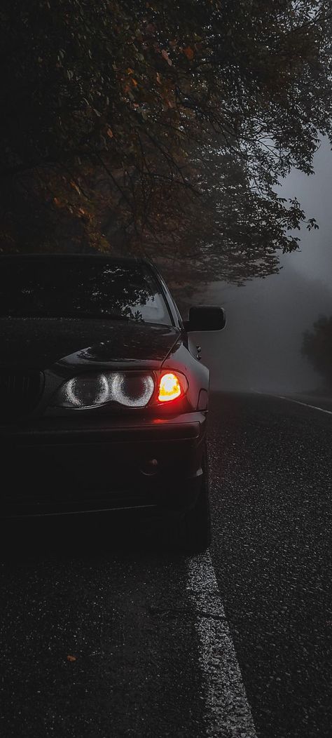 Bmw E36 Black Wallpaper, Cars In Autumn, Autumn Car Wallpaper, Bmw Love Wallpaper, Bmw Cars Black Wallpaper, E 46 Bmw, E46 Wallpaper Iphone, Classic Black Wallpaper, E36 Wallpaper Iphone