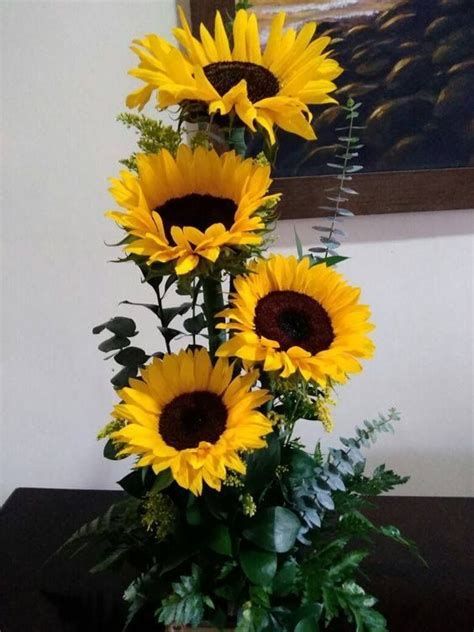 Sunflower Floral Arrangements, Yellow Flower Arrangements, Simple Sunflower, Birthday Flowers Bouquet, Thanksgiving Flowers, Sunflower Arrangements, Church Flower Arrangements, Creative Flower Arrangements, Flower Arrangements Simple