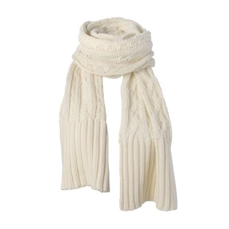 Fall Aesthetic Accessories, Twdg Oc, White Knitted Scarf, Cute Scarves, Scarf Aesthetic, Fancy Scarf, Winter Knit Scarf, Sweater Designs, Cute Scarf