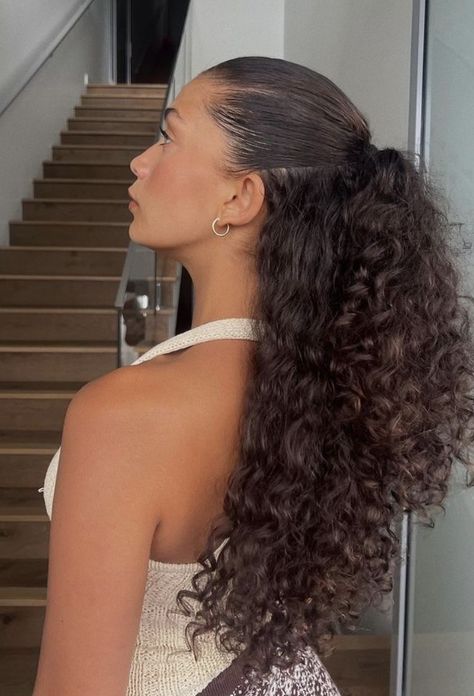 Hairstyles For Curly Long Hair, Loose Curly Hair, Mixed Curly Hair, Hairstyle Inspo, Curly Hair Styles Easy, Hairdos For Curly Hair, Natural Curls Hairstyles, Curly Hair Inspiration, Curly Girl Hairstyles