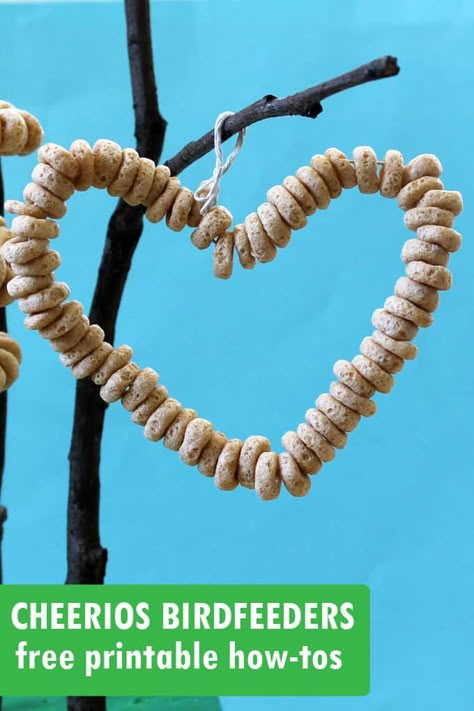 EASY CHEERIOS BIRDFEEDERS -- Fun, budget-friendly nature craft for kids or school events. FREE PRINTABLE included, for any age. Outdoor Craft Ideas For Kids, Easy Garden Crafts For Kids, Outdoor Themed Crafts, Nature Theme Crafts, Nature School Crafts, Nature Craft Preschool, Nature Art Activities For Kids, Garden Art For Kids, Cheerio Crafts