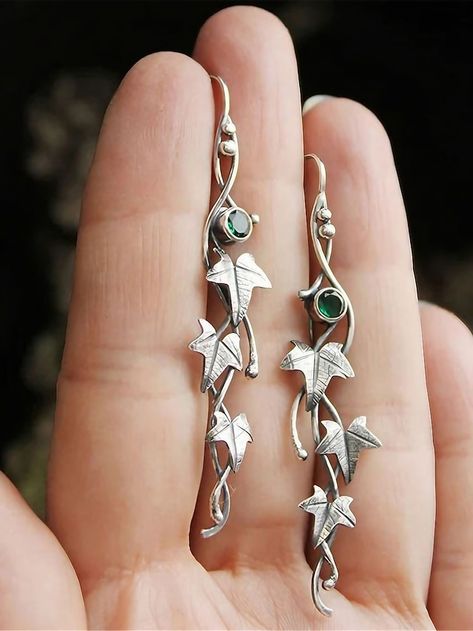 Swords Fantasy, Piercings Ear, Fantasy Things, Wire Wrap Jewelry Designs, Botanical Earrings, Botanical Jewelry, Wire Wrap Jewelry, Ethnic Earrings, Wrap Jewelry