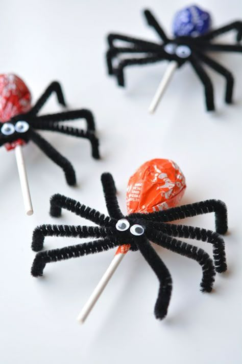 Pinterest Halloween Ideas, Dekorasi Halloween, Halloween Fest, Halloween Cake, Halloween Tags, Kids Projects, Fall Crafts For Kids, Halloween Diy Crafts, Halloween Crafts For Kids