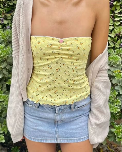 Style A Tube Top, How To Style A Tube Top, Brandy Melville Babydoll Top, Blair Ruffle Top Brandy Melville, Style Tube Top, Yellow Tube Top, Brandy Melville Floral Tank, Spring Coquette Cami Top, Slay Fits