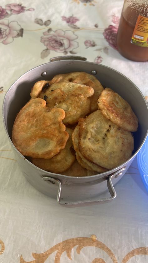 Albanian Snacks, Nostalgia Background, Albania Food, Small Pancakes, Balkan Summer, Albanian Food, Albania Tirana, Albanian Recipes, Albanian Flag