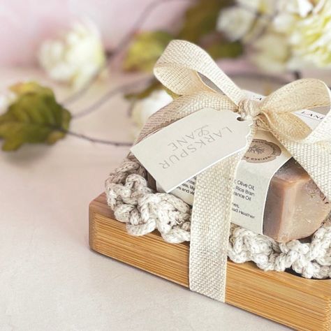 Soap Gift Set - Island Escape Guest Soap Packaging, Soap As Wedding Favors, Christmas Soap Gift Box Ideas, Soap Gift Set Ideas, Christmas Soap Packaging, Soap Package Ideas, Soap Packaging Design Boxes, Homemade Soap Gift Baskets, Soap Packing Ideas