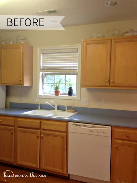 How to Update your Cabinets Using Contact Paper Contact Paper Kitchen Cabinets, Contact Paper Cabinets, Kitchen Cabinets Cover, Rental Makeover, Rental Kitchen Makeover, Ugly Kitchen, Paper Kitchen, Rental Kitchen, Update Cabinets