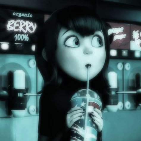 Goth Mavis, Mavis Aesthetic, Mavis Pfp, Moon Stars Aesthetic, Ace Pfp, Halloween Movie Characters, Mavis And Johnny, Character Day Ideas, Dracula Quotes