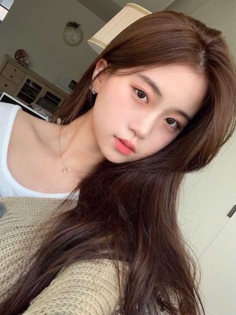 Korean hair color idea: olive brown Pink Lavender Hair, Korean Hair Dye, Asian Brown Hair, Brown Hair Korean, Orange Brown Hair, Beige Hair Color, Pelo Chocolate, Color Castaño, Warm Brown Hair