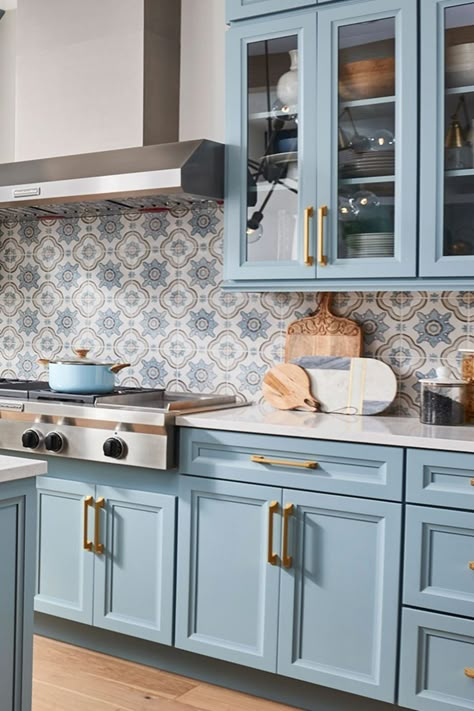 Kitchen With Blue Cabinets, Blue Kitchen Designs, Light Blue Kitchens, Kitchen Cabinet Color Ideas, Blue Kitchen Cabinets, Farmhouse Kitchen Cabinets, Blue Cabinets, Kitchen Farmhouse, Kitchen Cabinet Colors