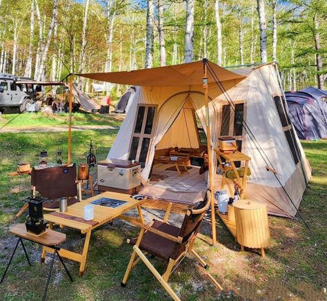 Camping Tent Decorating Ideas, Camping Trip Essentials, Glamping Inspiration, Tent Life, Cold Camping, Camping Setup, Cozy Camping, Tent Living, Camping Inspiration