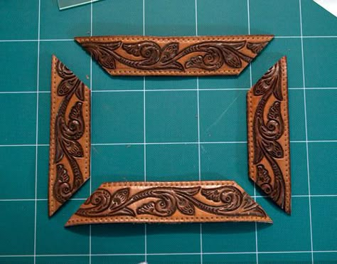 Belt Crafts, Leather Belt Crafts, Leather Picture Frames, Western Crafts, Vintage Leather Belts, Diy Picture Frames, Wood Photo Frame, Leather Frames, Market Ideas