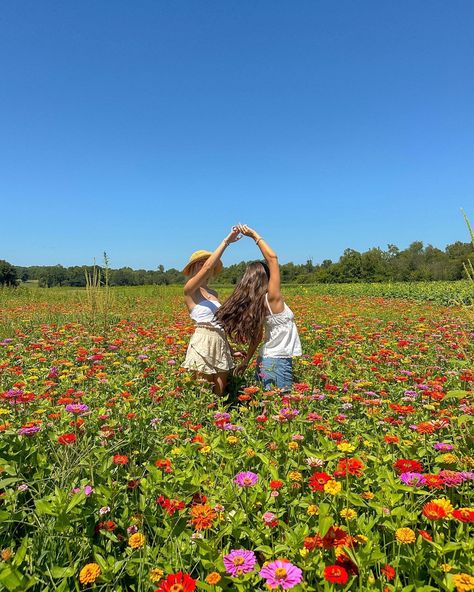 I 🫶🏼 you earth 🌎🌸💞🌳🦋🌞 #earthday #flowerfields #mountainviews #oceanlover #earthpics #colorfulnature Spring Poses, Stardew Valley Aesthetic, Valley Aesthetic, Insta Aesthetic, Spring Inspo, Spring Boards, Aesthetic Spring, Tulip Fields, Spring Mood