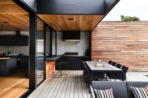 Gallery of DS House / Planned Living Architects - 3 Alfresco Designs, House Colours, Indoor Outdoor Kitchen, Beach House Interior, Beach House Design, Terrace Design, Reno Ideas, Summer Kitchen, Outdoor Bbq