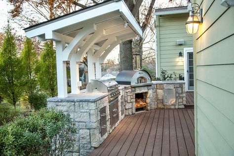 26+ Beautiful Deck Design Ideas For Your Backyard (Photos) For 2021 Pergola Fireplace, Outdoor Grill Station, Outdoor Kitchen Cabinets, Outdoor Kitchen Plans, Grill Station, Outdoor Bbq Kitchen, Grill Area, Patio Pergola, Pergola Design