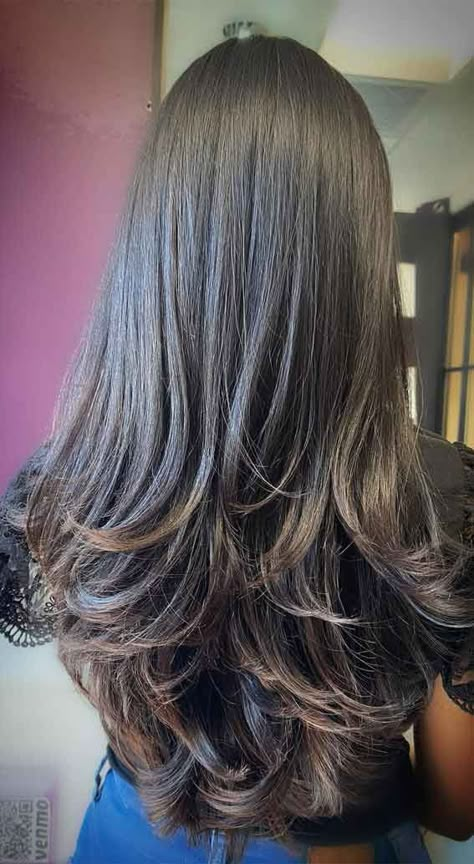 Rounded Layers And Curtain Bangs, Medium And Long Layers, Long Layers Haircut Dark Hair, Long Hair With Layers And Curtain Bangs From The Back, Round Curtain Bangs, All Round Layers, Leyarcut Long Hair, Layers In Thick Hair, Long Rounded Layers With Curtain Bangs