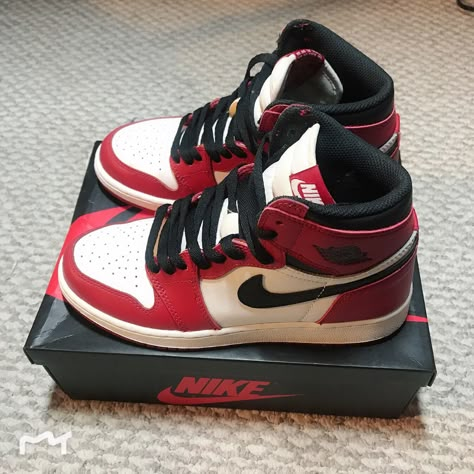 Red Jordans, Miles Morales Spiderman, Womens Basketball Shoes, Nike Air Jordan 1 Retro, Pretty Shoes Sneakers, All Nike Shoes, Shoe Wishlist, Cute Nike Shoes, Wings Logo