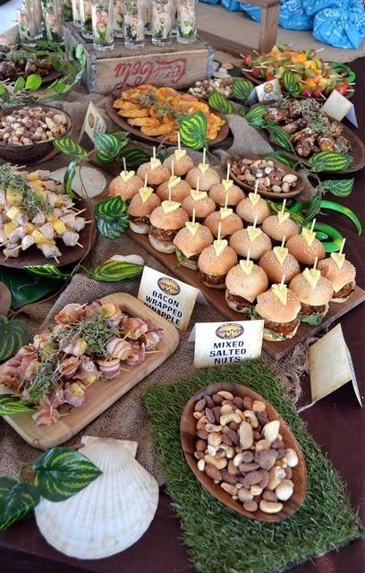 Survivor adult birthday party idea Adult Birthday Party Food, Party Food Ideas For Adults, Adult Birthday Party Ideas, Party Food For Adults, Survivor Party, Adult Party Themes, Party Food Buffet, Moana Party, Party Food Ideas