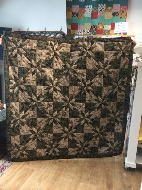 Camoflauge Quilts Ideas, Camo Quilt Patterns, Camo Quilts Ideas, Men Quilts, Army Quilt, Military Quilts, Camo Quilt, Horse Quilt, Army Fatigue