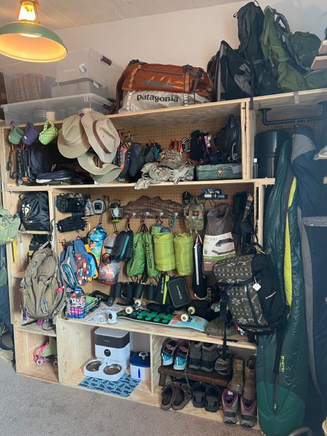 Camp Gear Storage Ideas, Camping Gear Wall Storage, Overland Gear Storage, Mountaineering Gear Storage, Camping Storage Garage, Hiking Gear Room Ideas, Closet Gear Storage, Gear Shed Organization Ideas, Gear Closet Ideas