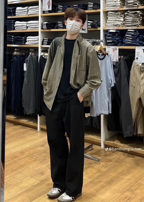 Korean Men’s Streetwear, Men Casual Outfit Korean, Casual Korean Men Outfits, Kdrama Men Outfit, Korean Soft Boy Outfit, Korean Male Fashion Street Style, Korean Street Fashion Mens Casual, Korean Male Outfits, Korean Mens Outfits