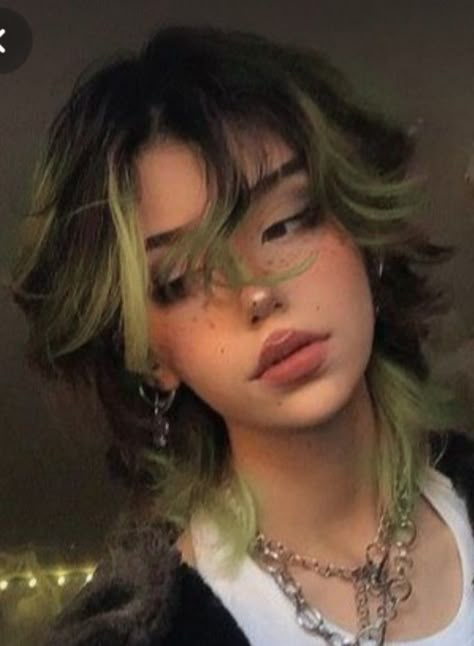 Pinterest Hair Color Ideas, Mom Binary Hair, Short Women Hair Styles, Unique Womens Haircuts, Spring Colored Hair, Green Money Piece Hair Blonde, Wolfcut Color Ideas, Crazy Dyed Hair Ideas, Dyed Hair 2 Colors