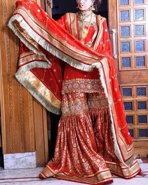 Red Garara Dress Pakistani Bridal, Red Garara Dress, Garara Suit Pakistani Dresses, Garara Dress Pakistani Bridal, Gowns Designs Latest, Bridal Garara, Wedding Gharara, Pakistani Actress Dresses, Garara Dress