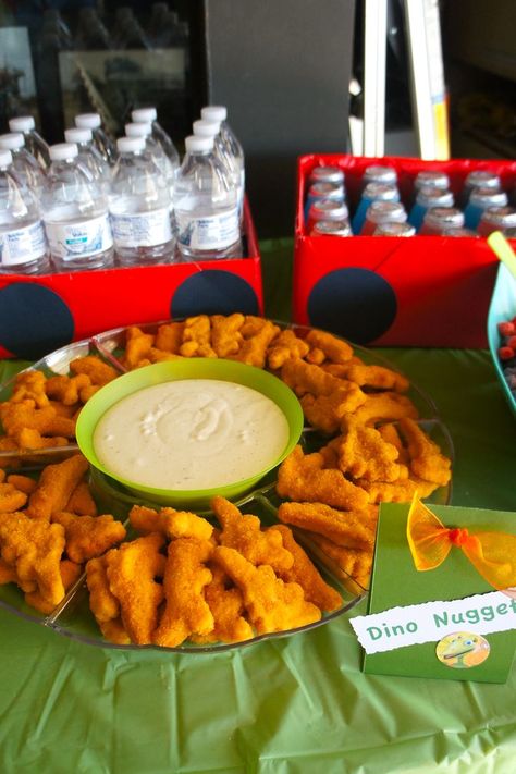 Train Birthday Party Food, Dinosaur Birthday Party Food, Dinosaur Party Food, Dinosaur Food, Jurassic Park Birthday Party, Dinosaur Birthday Theme, Birthday Party At Park, Jurassic Park Birthday, Dinosaur Birthday Party Decorations