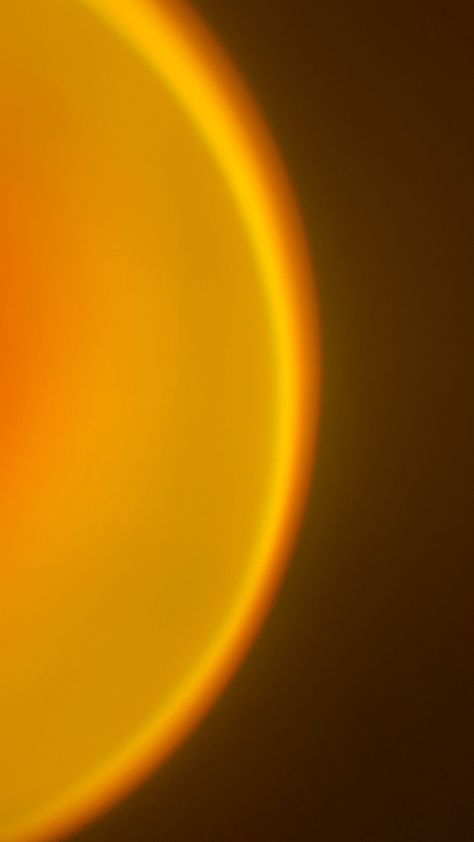 Light And Shadow Photography, Ombre Wallpaper Iphone, Yellow Aura, Projector Photography, Yellow Aesthetic Pastel, Phone Screen Wallpaper, Simple Phone Wallpapers, Retro Background, Aura Colors