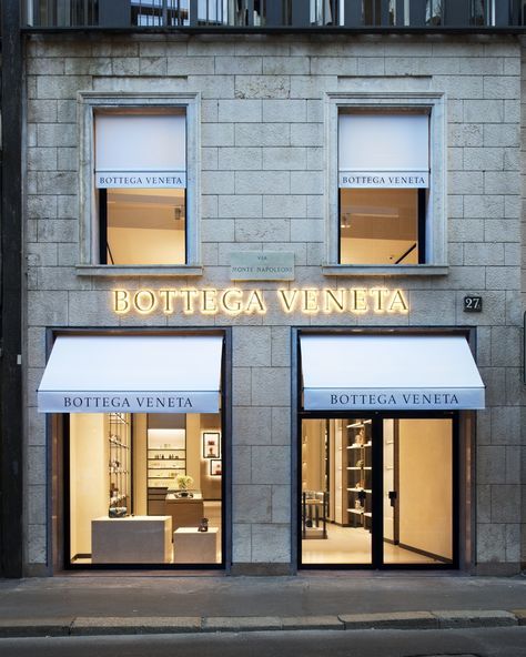 // s t o r e Bottega Veneta Store, Boutique Exterior, Luxury Retail Store, Penyimpanan Makeup, Shoe Store Design, Retail Facade, Makeup Business, Shop Facade, Retail Store Interior Design