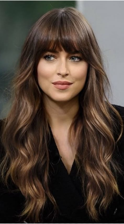 Cute Wispy Bangs, Wigs Curly Hair, Dakota Johnson Hair, Rambut Brunette, Curly Hair Long, Wigs Curly, Bangs With Medium Hair, Mtv Movie Awards, Hair Wigs For Women