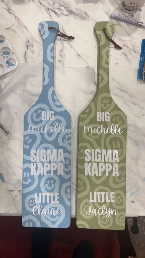 Sage Green Paddle Sorority, Pledge Paddle Sorority, Big Lil Paddles Ideas, Painted Sorority Paddle, Paddles For Sorority, Sigma Kappa Paddle Ideas, Sorority Paddle Designs, Greek Paddles Sorority Ideas, Simple Sorority Paddles