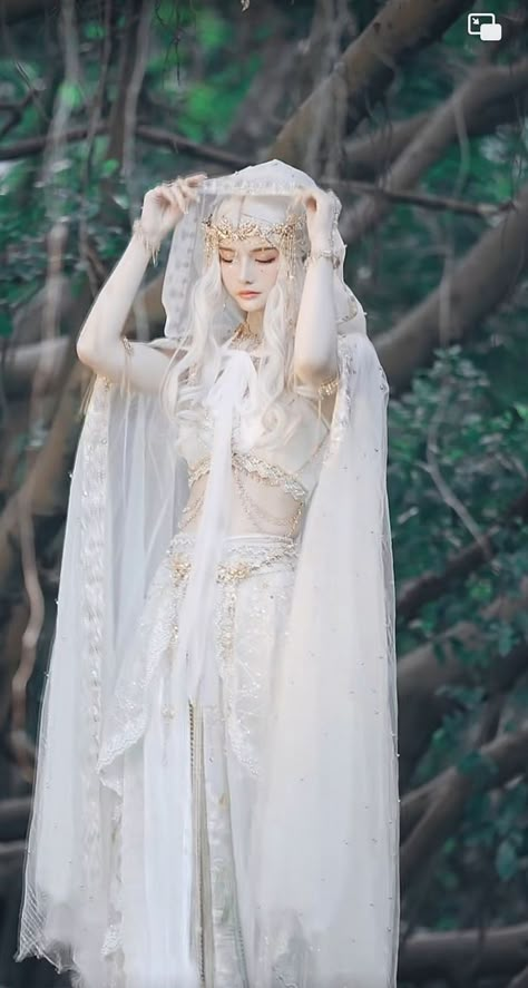 Chinese Princess Dress, Elf Cosplay, Goddess Outfit, Fairy Cosplay, Fair Outfits, Ethereal Dress, Elf Clothes, Old Fashion Dresses, Fantasy Dresses