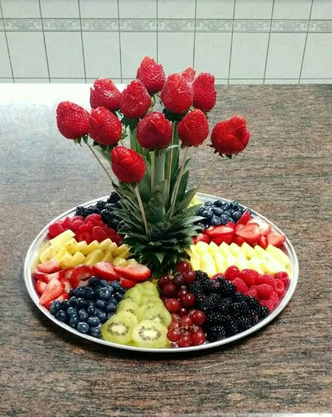 Romantic Fruit Ideas, Engagement Party Fruit Platter, Bridal Shower Fruit Display Ideas, Sunflower Fruit Platter, Fruit Platter Designs Wedding, Unique Fruit Display, Decorative Vegetable Trays, Fruit Assortment Ideas, Fruit Trays For Bridal Showers