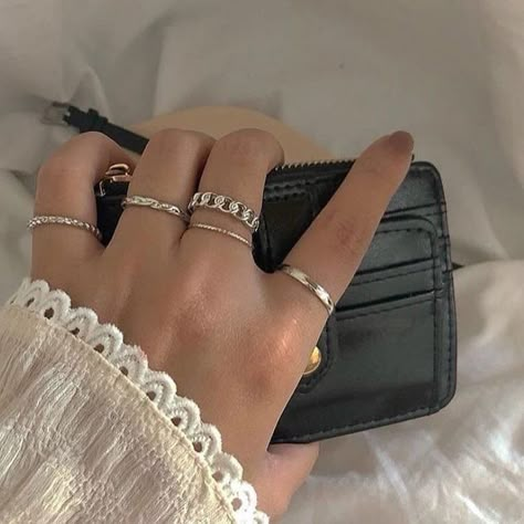 Prom Rings, Hands With Rings, Hand Jewelry Rings, Silver Jewlery, Aesthetic Rings, Formal Jewelry, Hand Rings, Ring Inspo, Jewelry Accessories Ideas