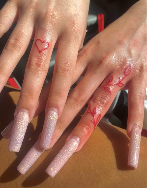 Small Red Finger Tattoo, Cute Small Tattoos On Hand, Baddie Simple Tattoos, Red And White Ink Tattoo, Red Tattoo On Finger, Red Ink Tattoo Ideas Design, Spanish Hand Tattoos, Red Ink Finger Tattoos For Women, Cute Small Red Tattoos For Women