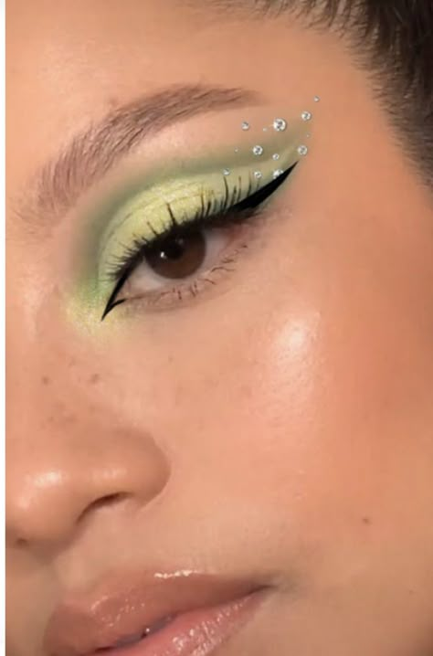 Fairy Rhinestone Makeup, Green Gem Eye Makeup, Sage Prom Nails, Green Look Makeup, Fairy Eye Makeup Looks, Makeup Looks For Green Outfit, Sage And Black Outfit, Fairy Makeup With Gems, Green Eye Makeup With Rhinestones