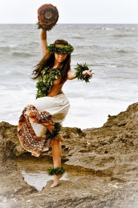 Tahitian Dance, Polynesian Dance, Hawaii Hula, Hawaiian Dancers, Hula Skirt, Hawaiian Summer, Gallery Display, Hula Dance, Jitterbug