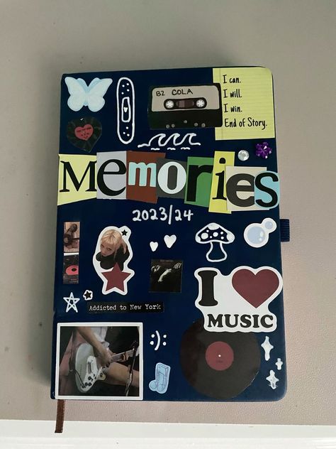 Sketchbook Memories, Journal Inspiration Writing, Bulletin Journal Ideas, Art Journal Cover, Sketchbook Cover, Memory Journal, Diy Journal Books, Scrapbook Book, Bullet Journal Diy