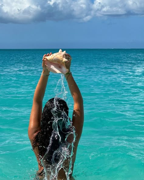 Beach Girl Aesthetic, Ocean Girl, Shotting Photo, Ocean Vibes, Summer Goals, Island Vibes, Island Girl, Summer Feeling, Summer Dream